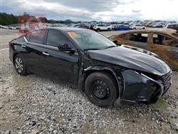 نيسان ألتيما